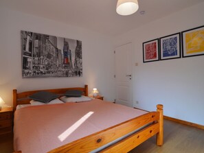 3 chambres, ameublement personnalisé, draps fournis