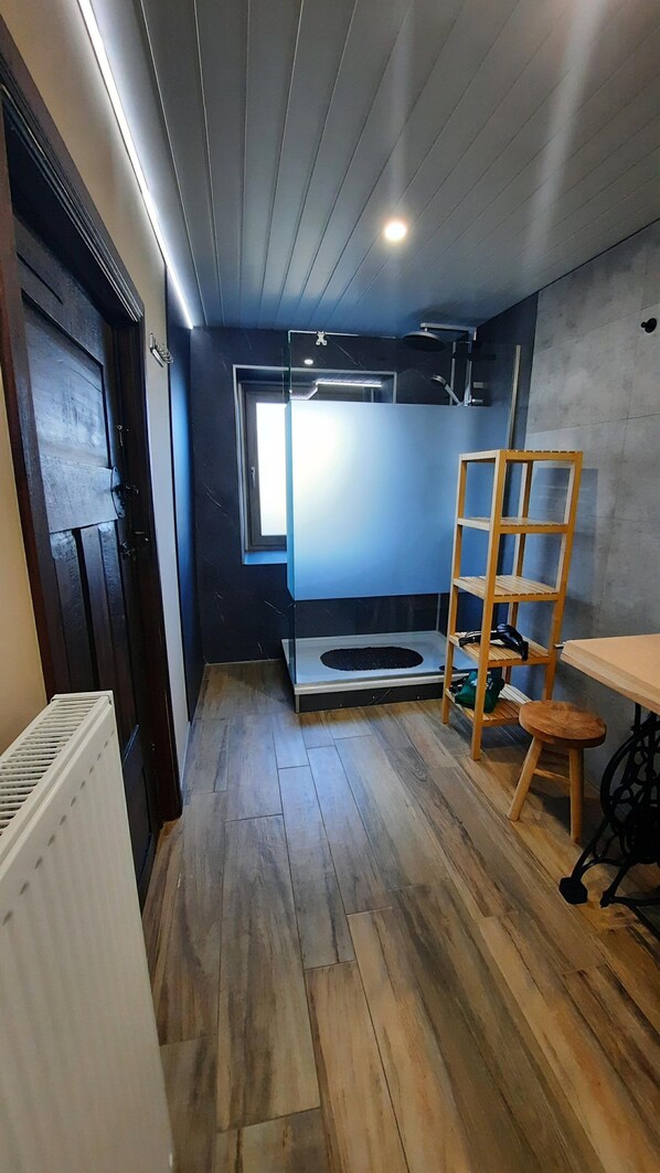 Cottage | Bathroom