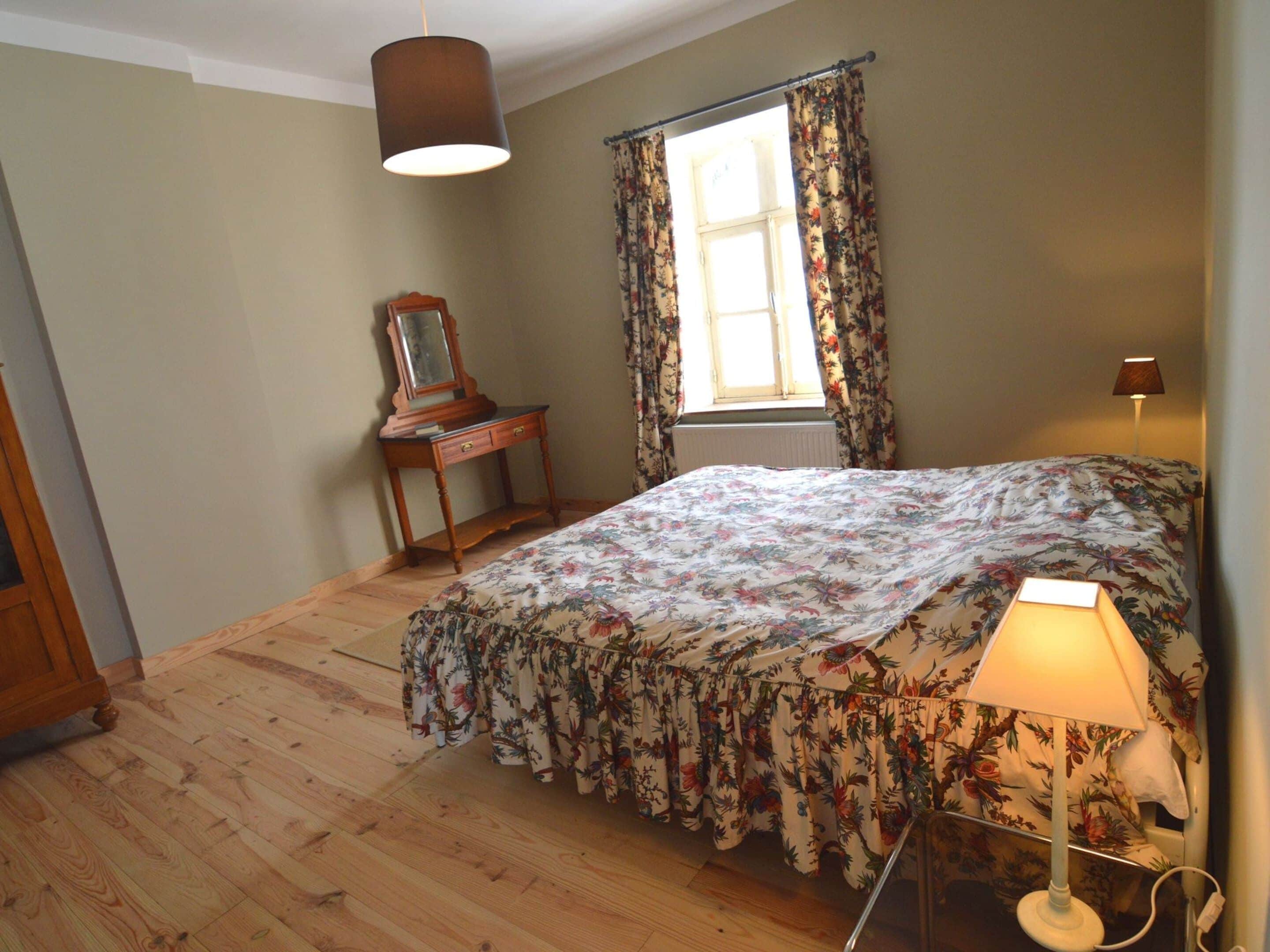 House | 4 bedrooms, individually furnished, bed sheets