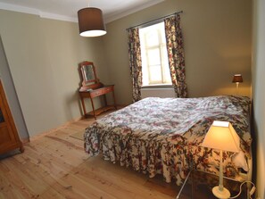 4 عدّة غرف نوم وطراز فريد لكل وح�دة وملاءات أسرّة