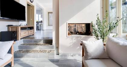 Luxury Villa with Sauna & Hot Tub in Middelkerke