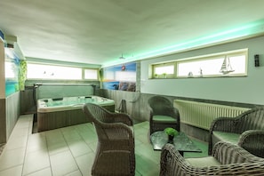 Spa treatment - Luxury Villa with Sauna & Hot Tub in Middelkerke (Middelkerke)