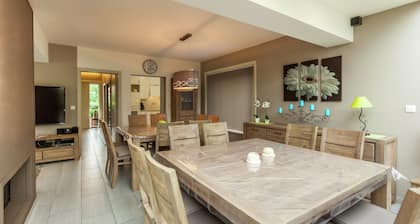 Luxury Villa with Sauna & Hot Tub in Middelkerke