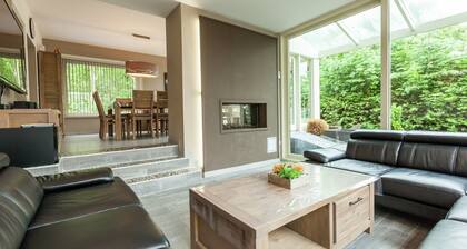 Luxury Villa with Sauna & Hot Tub in Middelkerke