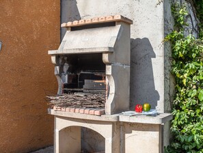 Villa | Garden - Hillside Retreat in Roquebrun (Roquebrun)