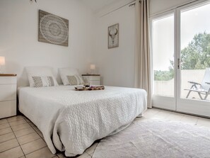 Villa | Room amenity - Modern Villa With Private Pool (Pouzols-Minervois)