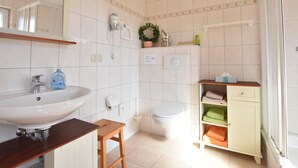 Apartment | Bathroom - Modern Apartment in Rerik With Private Garden (Rerik)
