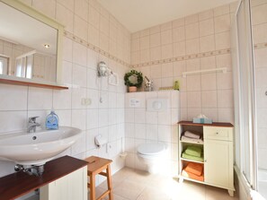Apartment | Bathroom