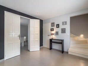 Reception - Villa in Occitanie With Private Pool (Saint-Geniès-de-Fontedit)