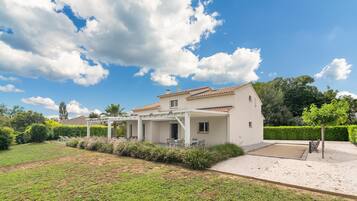 Villa | Exterior