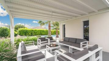 Villa | Balcony