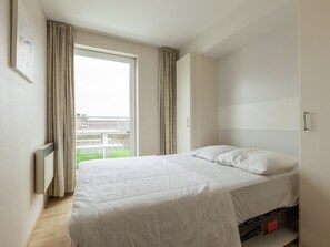 3 bedrooms, individually furnished, iron/ironing board, bed sheets - Penthouse With 2 Terraces and Sea/casino Views (Middelkerke)