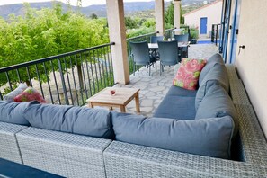 Balcony - Villa Near Carcassonne With Heated Pool (Felines-Minervois)