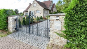 Unclassified image, 3 of 33, button - Luxurious Villa in De Panne With Garden (De Panne)