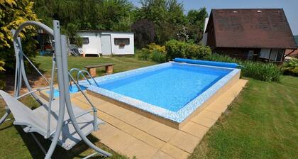 Beautiful Holiday Home With Pool in a Well-kept Garden, Near Prague