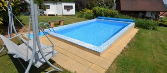 Beautiful Holiday Home With Pool in a Well-kept Garden, Near Prague