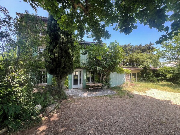 Exterior - Stone house in Isle-sur-la-Sorgue (L'Isle-sur-la-Sorgue)