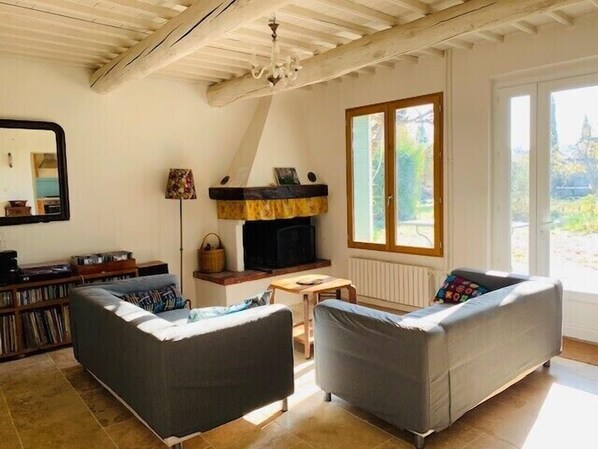 Books, music library, stereo