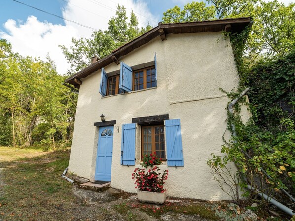 Exterior - Cosy House With Spectacular Views and Private Pool (Touffailles)