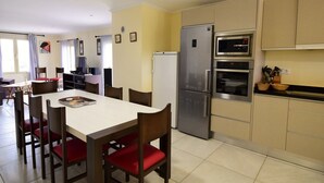 Dining - Spacious Villa in Vire-sur-lot With Heated Pool (Vire-sur-Lot)