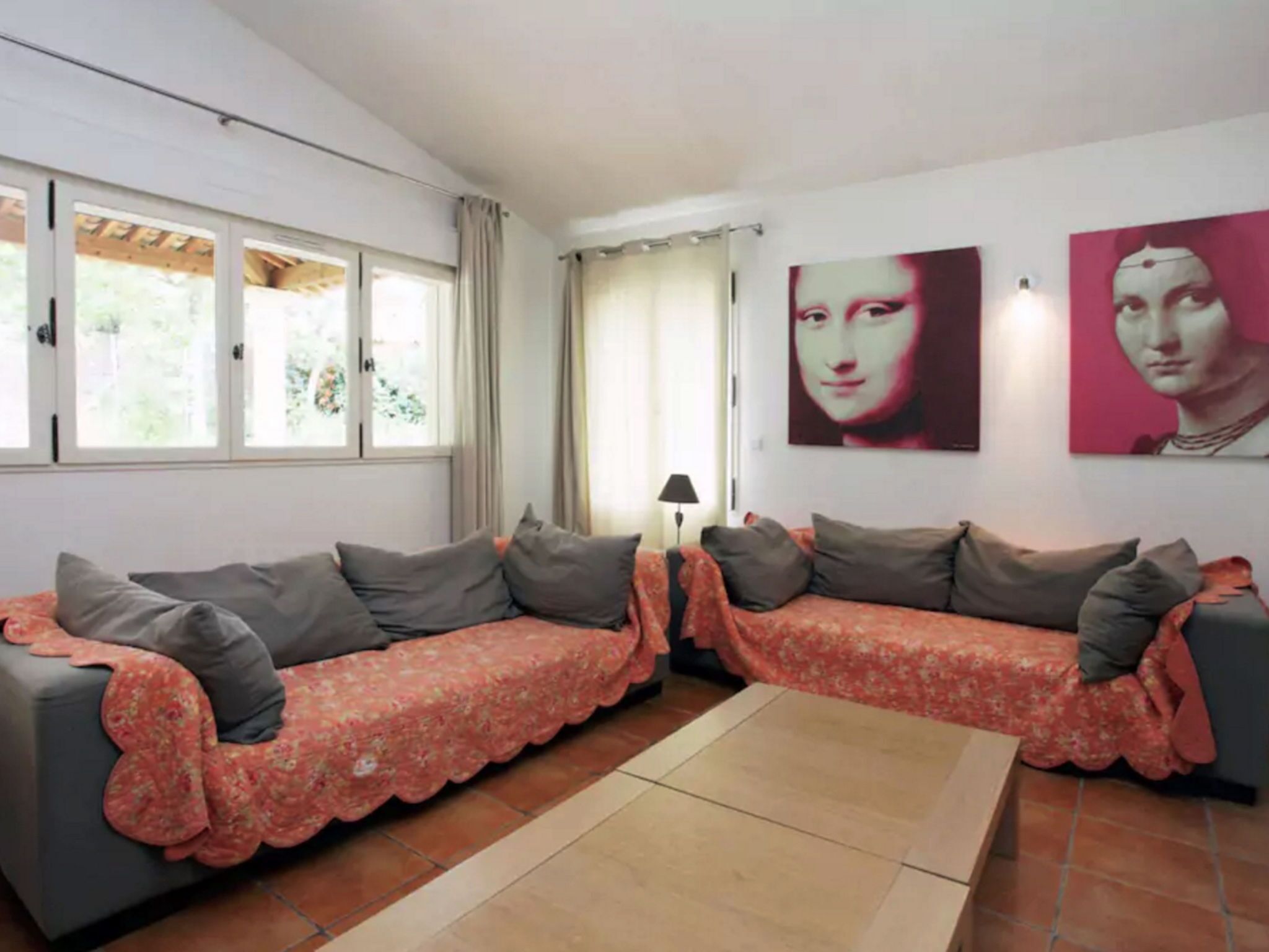 Fireplace, DVD player
