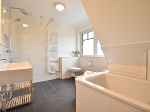 Bathroom - Alluring Holiday Home in Rerik near Sea Beach (Rerik)