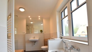 Bathroom - Alluring Holiday Home in Rerik near Sea Beach (Rerik)