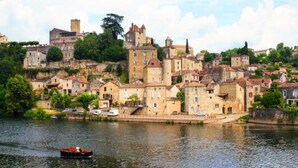 Exterior - Peaceful Villa in Puy-l'eveque With Swimming Pool (Puy-l'Eveque)
