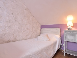 Room amenity - Charming Gite in France for a Private Getaway (Mezy-Moulins)