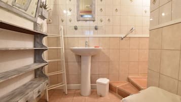 House | Bilik Mandi