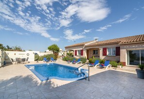Villa | Pool - Villa in Escales With Private Pool (Escales)