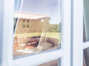 5 bedrooms, individually furnished, cots/infant beds, bed sheets - Gorgeous Manor With Private Heated Swimming Pool, in the Heart of an oak Forest (Meaulne-Vitray)