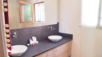 Villa | Bathroom | Shower