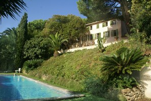 Villa | Exterior - Scenic Villa in Cannes With Private Pool (Cannes)