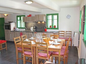 House | Tempat makan