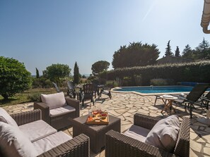 Villa | Balcony - Relaxing Villa Near Lake & Beaches (Beaufort)