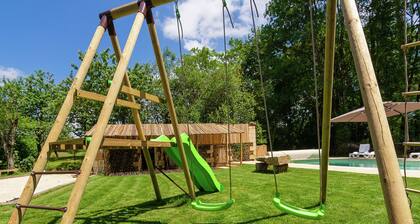 Large Farmhouse With Private Garden