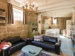 Living room - Lush Mansion in Lacapelle-marival With Jacuzzi (Lacapelle-Marival)