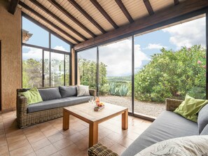 Villa | Balcony - Charming French Villa With Pool (Cebazan)