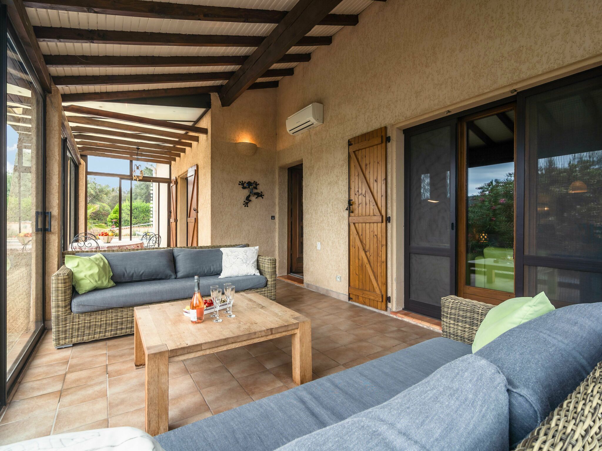 Biệt thự | Ban công