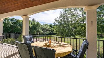 Villa | Balcony