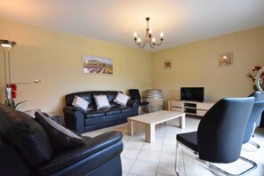 Living room - Spacious Villa With Pool (Beaumes-de-Venise)