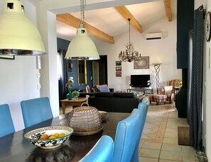 Villa | Dining - Stylish Family Villa in Felines (Boutenac)