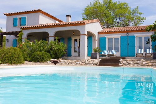 Stylish Family Villa in Felines