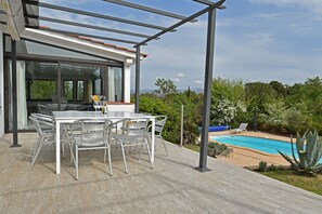 Balcony - Villa in Malves Near Carcassonne Pool (Malves-en-Minervois)