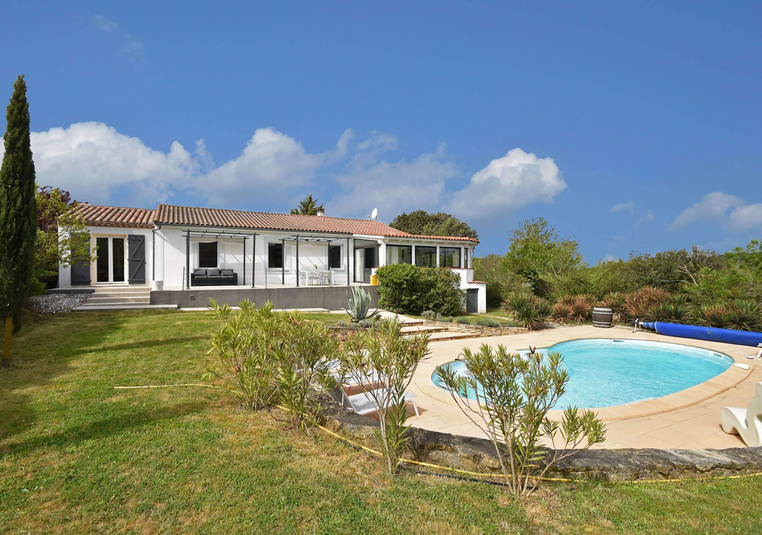 Villa | Bahagian luar