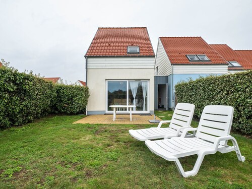 Warm Holiday Home in Wimereux North France With Garden