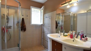 Unclassified image, 5 of 36, button - Quaint Villa in Saint-andré-de-roquepertuis With Pool (Saint-Andre-de-Roquepertuis)