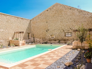 Outdoor pool - Charming Holiday Home in Aquitaine With Swimming Pool (Champagne-et-Fontaine)
