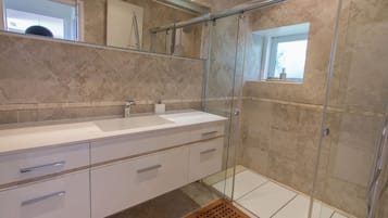 House | Bathroom | Bathtub